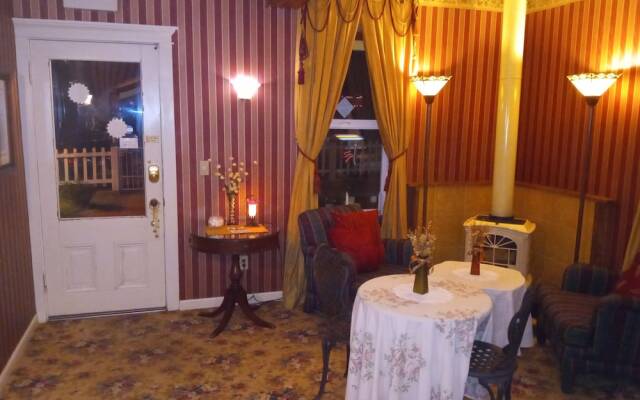 All Season's Groveland Inn