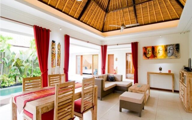Villa Warna Warni