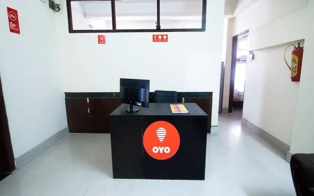 OYO 12216 Paramount Inn