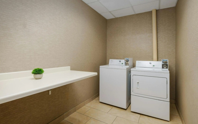 Courtyard by Marriott Salinas Monterey