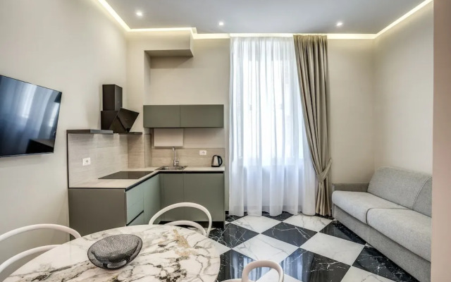 Pink Rose in Naples With 1 Bedrooms and 1 Bathrooms