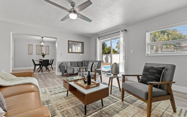 NEW Mid Century Modern Largo Retreat