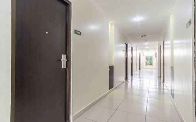 RedDoorz Plus near Cambridge City Square