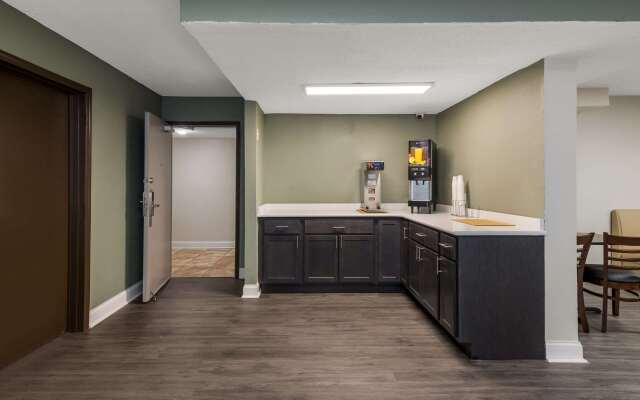Quality Inn St. Louis Airport Hotel