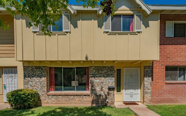 Stylish Townhome in Tempe by WanderJaunt