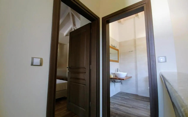 Villa *FRYNI*/5' from sea & center/Mountain View