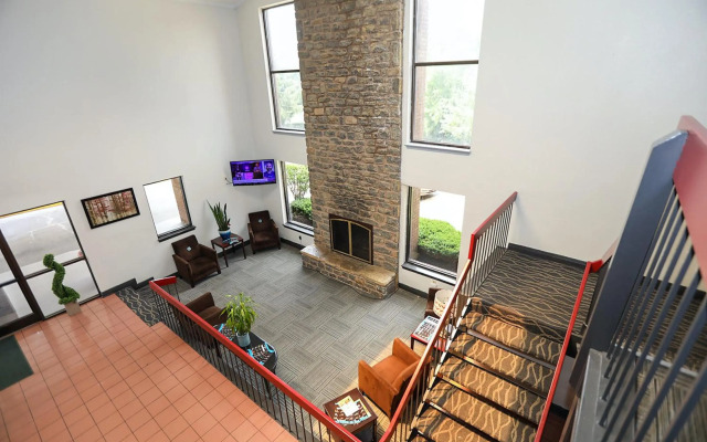 Red Roof Inn & Suites Lexington - Hamburg