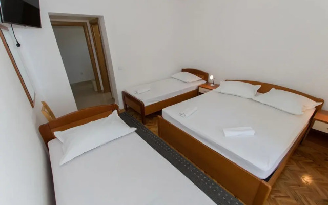 Anka - Amazing Location - SA7