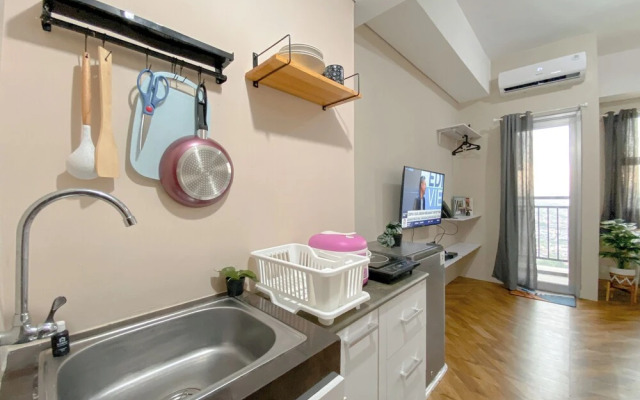 Relaxing Studio Apartment At Transpark Juanda Bekasi Timur