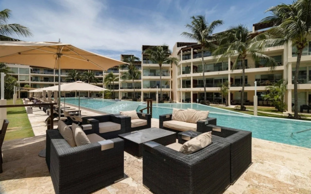 Elements 214 2 Bedroom Condo by RedAwning