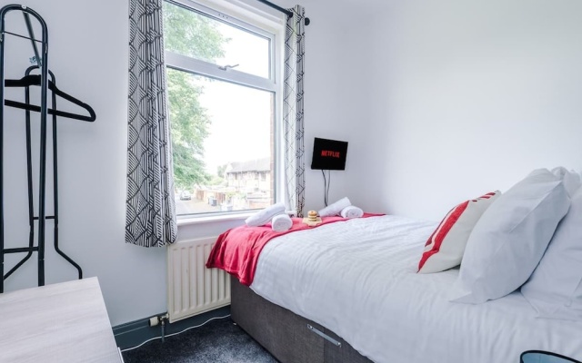 Perfect for Business Large Groups Sleeps 8
