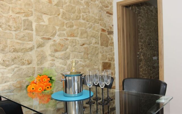 Apartment House Vitaic