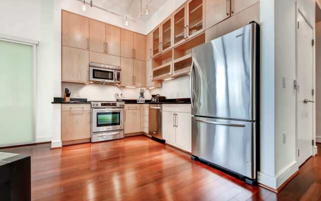 Global Luxury Suites at Park Crest Lofts