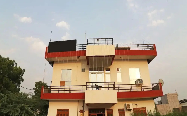 OYO 22644 Bhagat Palace