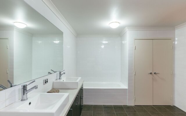 Wray Apartment
