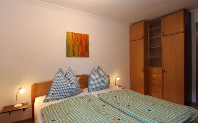 Quaint Apartment near Forest in Neukirchen am Großvenediger