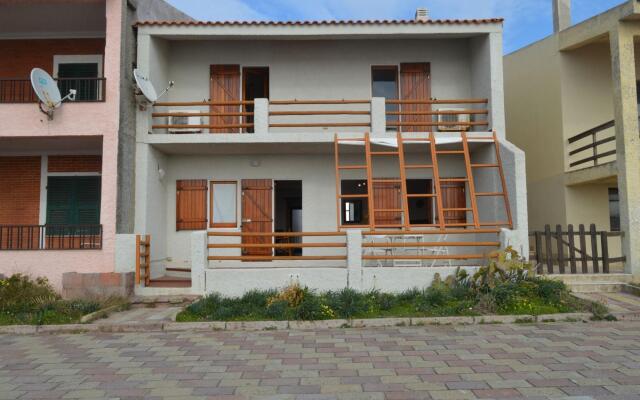 Seafront holiday home twenty meters from the western shore of Sardinia in S'archittu Beach-Casa del Giglio