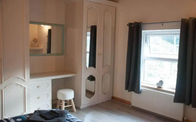 Snowdonia-3bedroom-2 Bathroom-petfriendly-garden