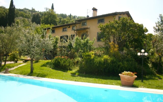 Private Villa with AC, private pool, WIFI, TV, terrace, pets allowed, parking, close to Arezzo