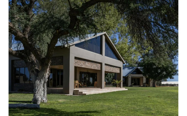 Sandune Lodge