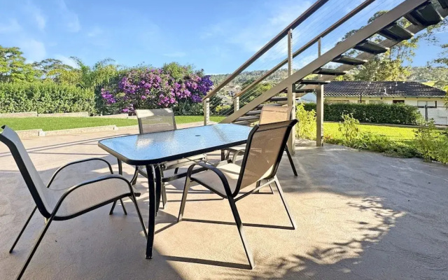 Spacious Beach Studio With Alfresco Dining