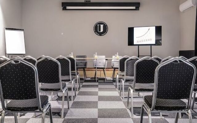 Urban Hotel