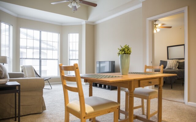 Southend 1 BR Apt with Parking by Frontdesk