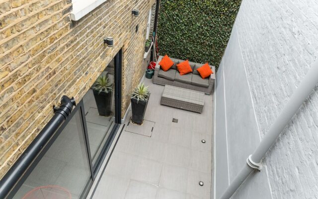 Beautiful 2 Bed Terrace House In Camden