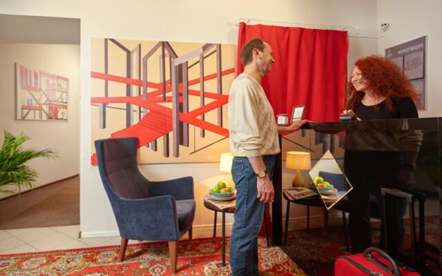 Molotoff Capsule Hotel