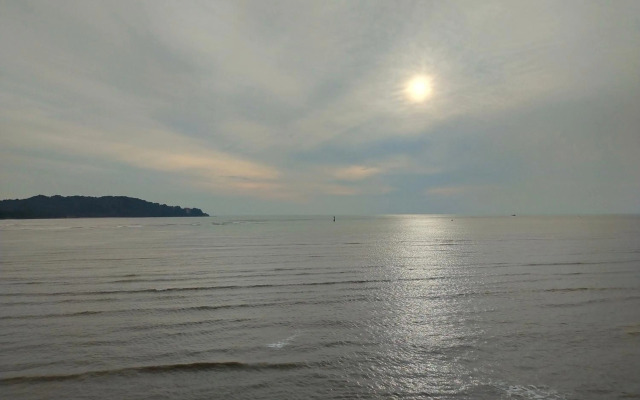 ZilleVille Studio Suite Seaview With Balcony at Imperium Residence