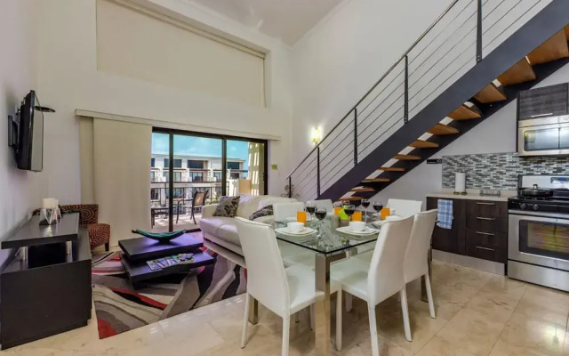 2BR Duplex Palmaruba Condos w Great Location