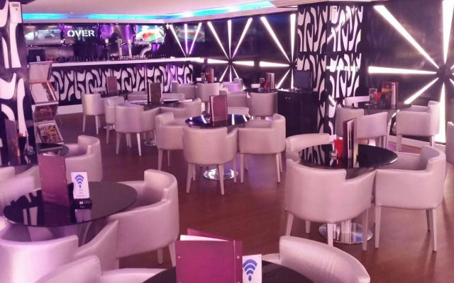 Manhattan Avenue Hotel