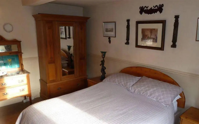 The Kinder Lodge
