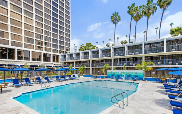 Sheraton Universal Hotel