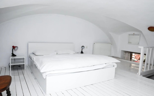 Bethlen Central Studio