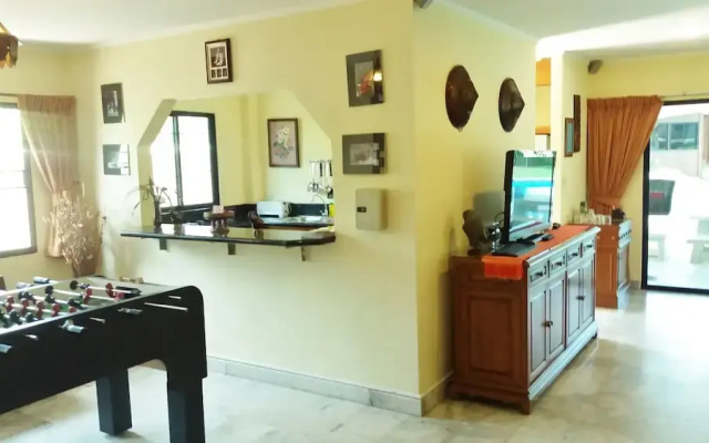 Baan Laksee Pool Villa
