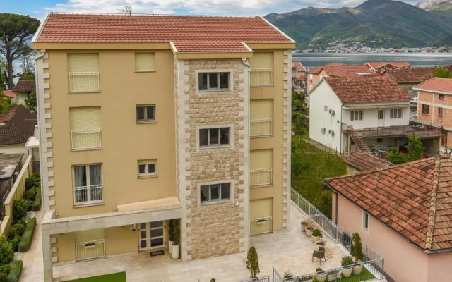 Sea Point II Apart hotel Tivat