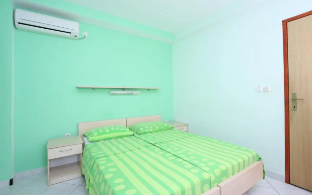 Apartments and Rooms Vesna Novalja