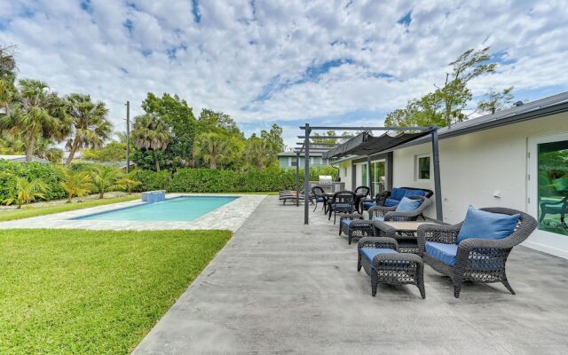 Naples Escape w/ Furnished Patio & Private Pool!