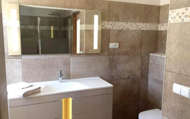 Villa With 5 Bedrooms in Rayol-canadel-sur-mer, With Wonderful Mountai