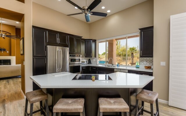 Casa Monument 3 Bedroom Home by RedAwning