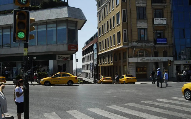 Taksim Metropark Hotel
