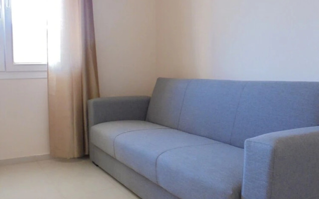 Yannis Residences