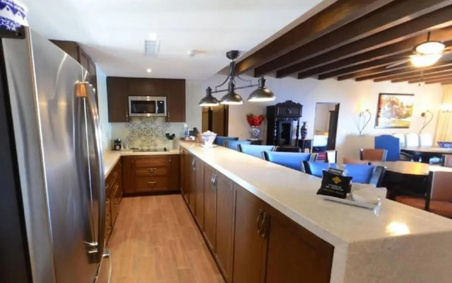 Spacious 4 BR Apt in Cabo