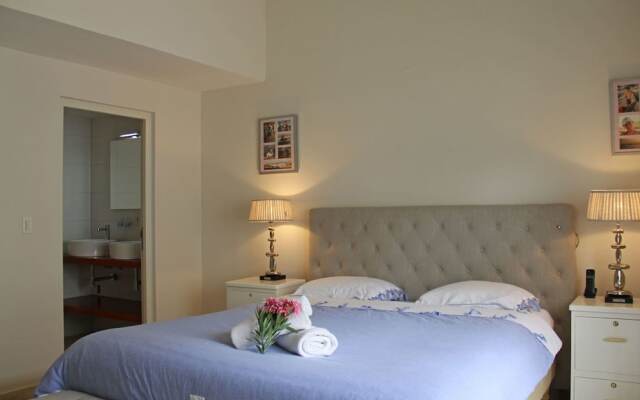 Sea View Villa by the Mambo Beach with Private Pool