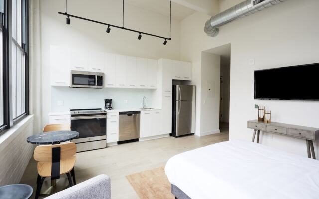 Contemporary Museum District Suites by Sonder