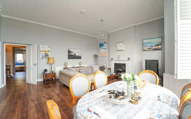 Stunning 2-bed Apartment in Weston-super-mare