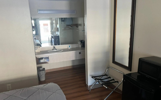 Days Inn by Wyndham Seattle South Tukwila