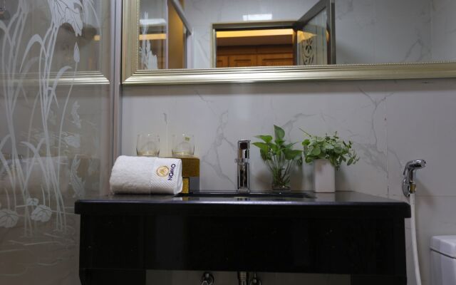 Nomo Service Apartment The Legend