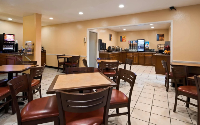 Best Western Village Inn